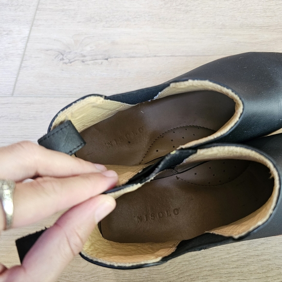 Nisolo Peruvian Leather Eva Everyday Chelsea Boots - Picture 15 of 16